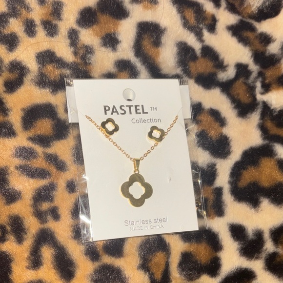 Pastels Jewelry - Pastels Gold Clover Pendant Necklace and Earrings Set